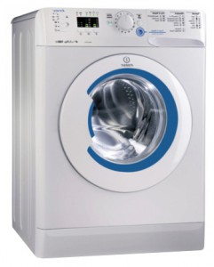 特点 洗衣机 Indesit XWSA 71051 XWWBB 照片
